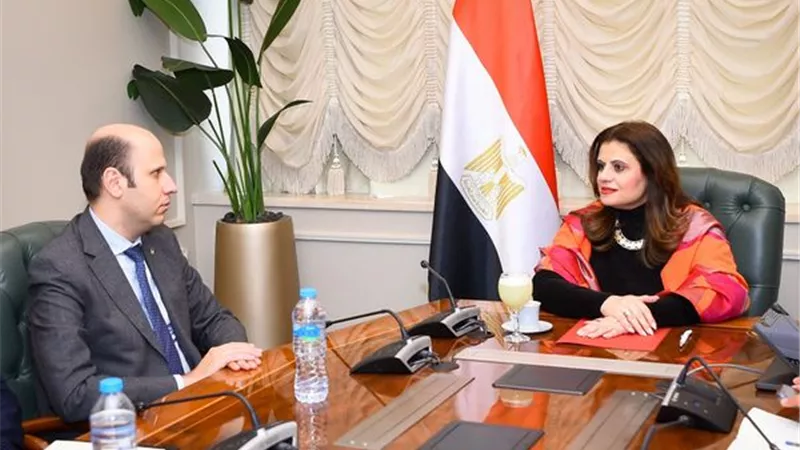 الهجرة تتابع جهود إطلاق منصة التسوق الإلكترونية للمصريين بالخارج