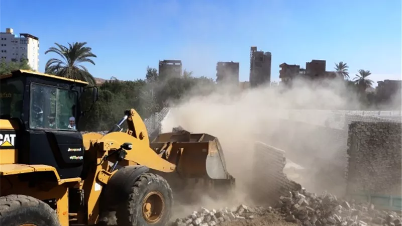 لا طرد للمواطنين من منازلهم إلا بعد سداد كامل التعويضات لهم