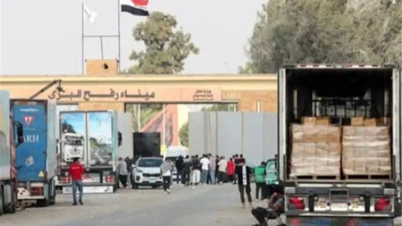 إدخال 24 شاحنة مساعدات لقطاع غزة عبر ميناء رفح البري