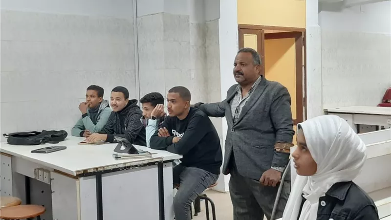 مجموعات الدعم المدرسى تواصل عملها بمدارس دشنا شمال قنا