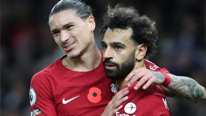 ليفربول يواجه لوتون تاون فى الدوري الليلة بدون صلاح ونونيز