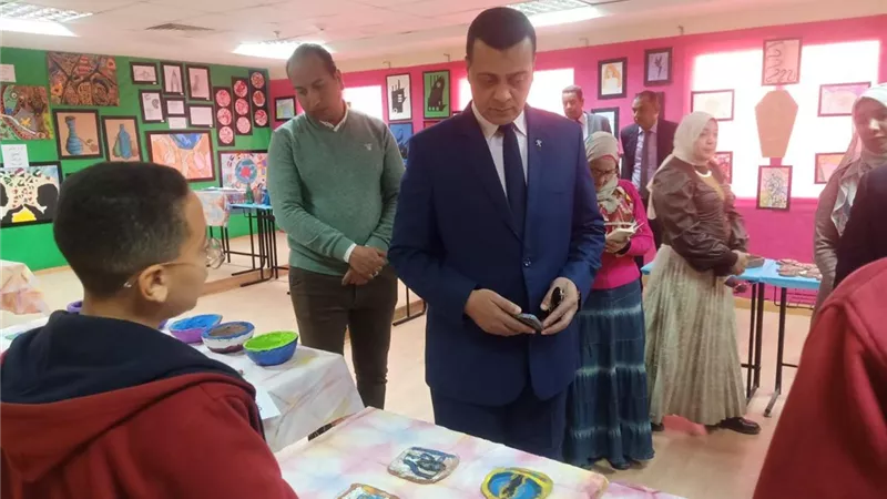 وكيل وزارة التعليم بقنا يفتتح المعرض السنوي لطلاب مدارس النيل