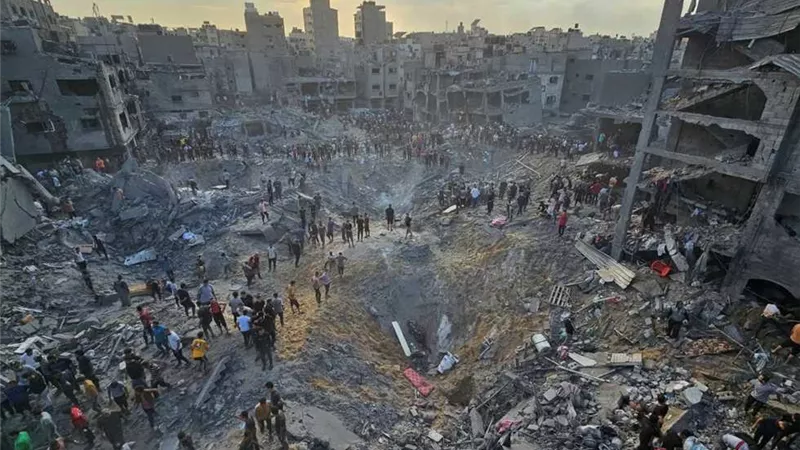 الاحتلال يجدد قصفه على مخيم النصيرات وسط قطاع غزة