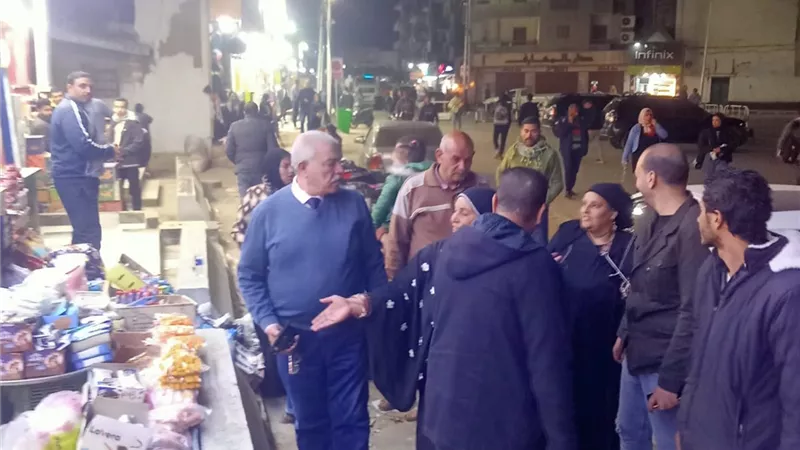 حملةمكبرةليليلةلفتح الطرق أمام السيارات والمارة بالزقازيق