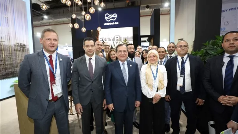 جولة تفقدية لوزير البترول فى المعرض المصاحب لمؤتمر إيجبس ٢٠٢٤