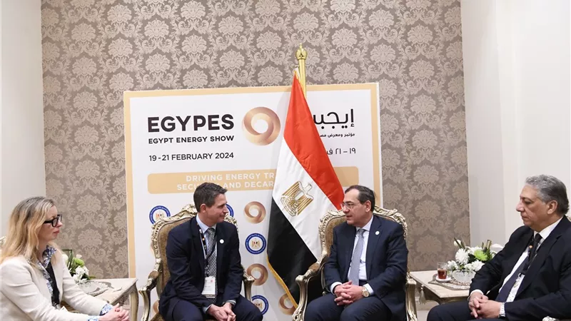 الملا يبحث مع رئيس كابريكورن إنرجى أنشطتها فى مناطق امتيازها بمصر