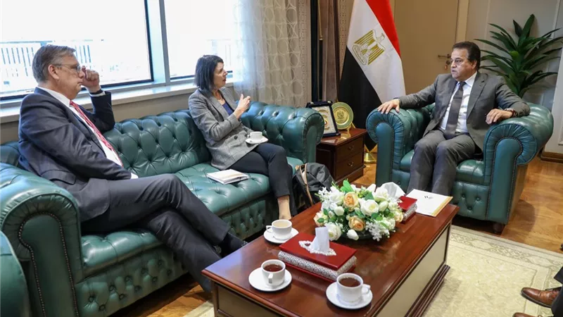 وزير الصحة يناقش سبل التعاون بين مصر وهولندا في دعم القطاع الصحي