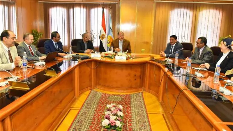 محافظ أسيوط يترأس الاجتماع التنسيقي لإعداد أدلةاسترشاديةللهوية البصرية