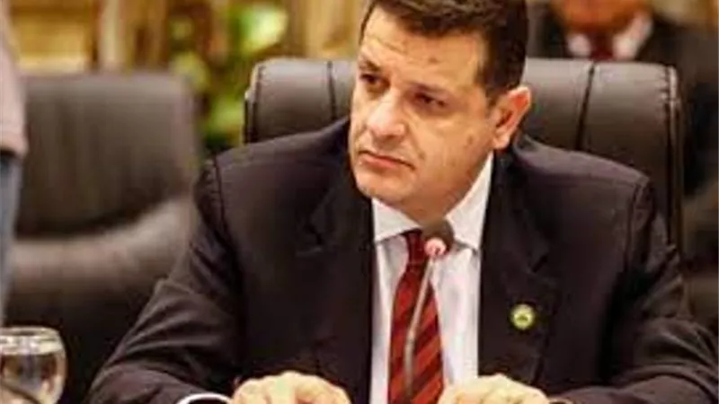 رئيس حقوق الإنسان بالنواب يشيد بجهود الحكومة فى جذب الاستثمارات وزيادة موارد الدولة