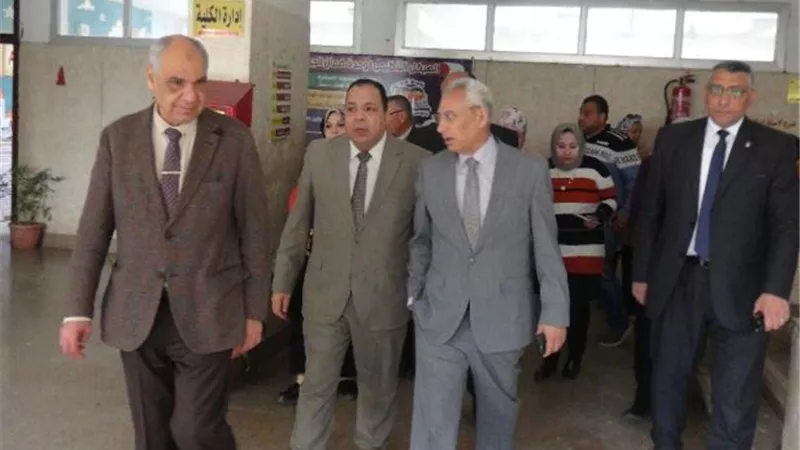 رئيس جامعة المنيا يزور كلية التربية للطفولة المبكرة