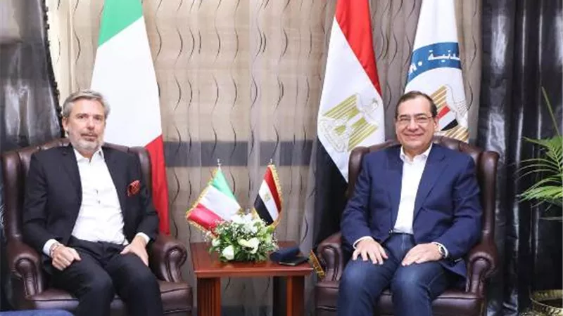 الملا:زيادة التعاون بين مصر وإيطاليا لتنفيذ المشروعات البترولية بكفاءة