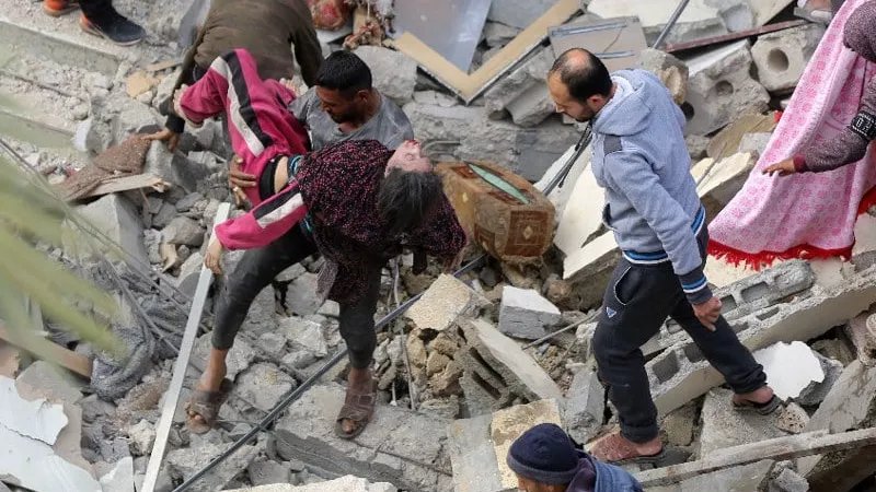أردنيون يتظاهرون احتجاجا على القصف الإسرائيلي المتواصل على غزة