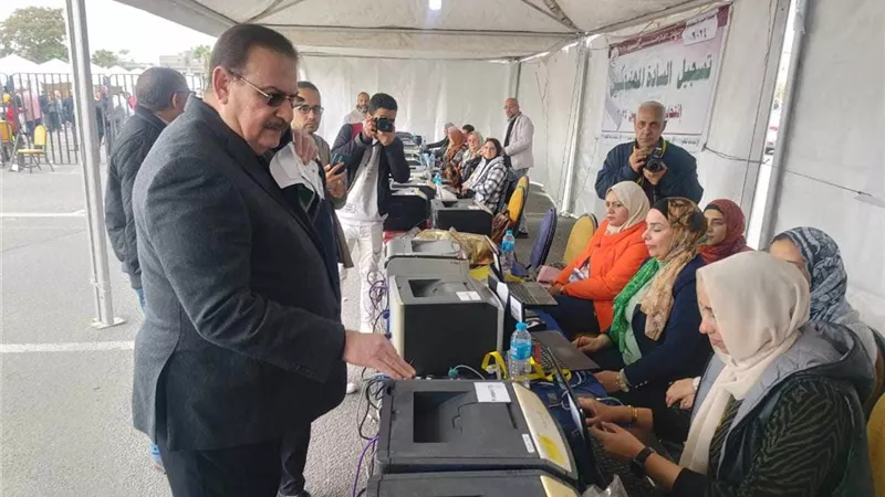 هانى ضاحى يدلى بصوته فى انتخابات نقابة المهندسين