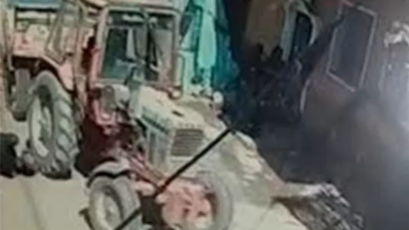 جرار زراعى دهس طالب المنيا