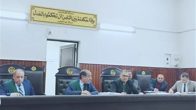 اب يسلم نجله للمباحث لتعاطيه المخدرات