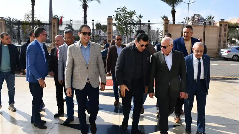 صبحى يصل محافظة بورسعيد لتفقد عدد من المنشآت الشبابية والرياضية