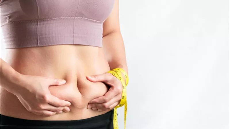 10 خطوات للتخلص من دهون البطن في شهر رمضان..تعرف عليها