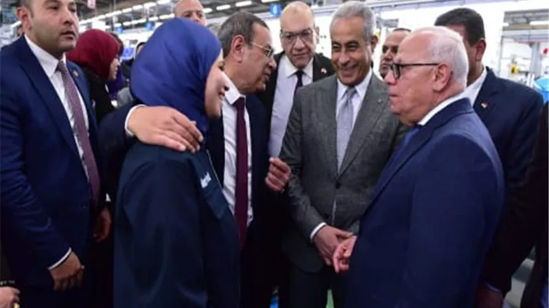 القيادة السياسية حريصة على تشجيع الإستثمار وزيادة الإنتاج