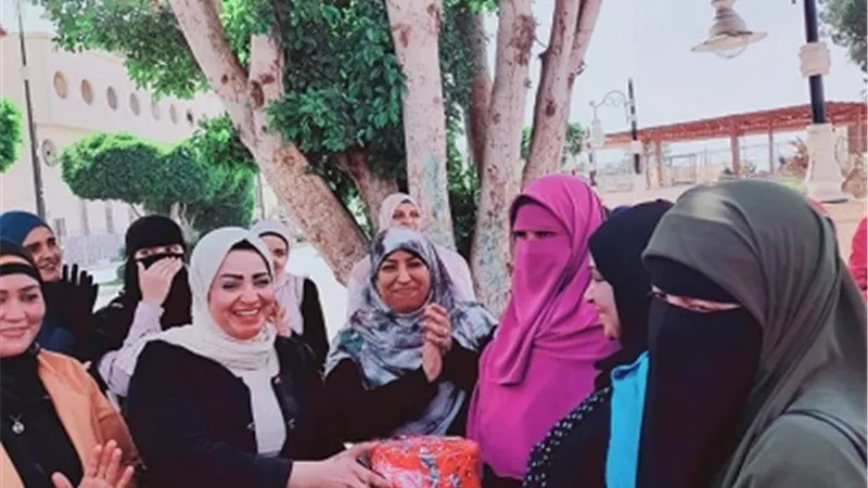 ٧٠ سيدة فى اللقاء الدورى للمرأة الأقصرية تتحدث بوحدة السكان