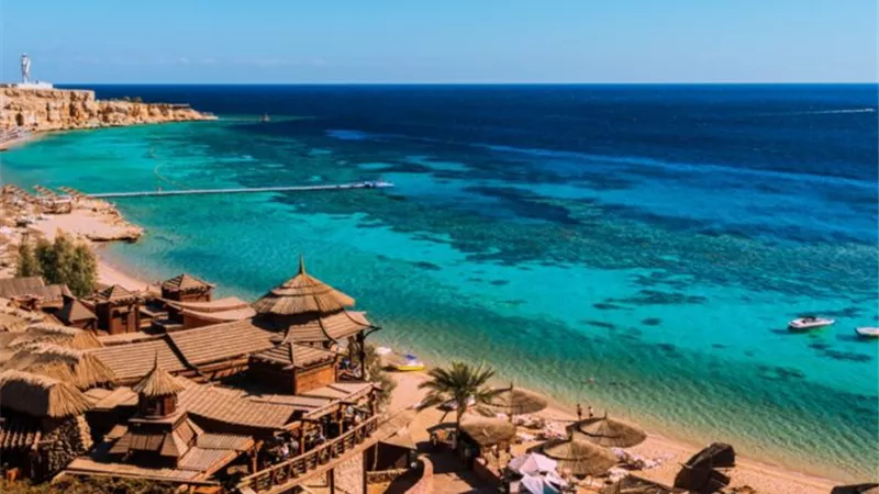 رئيس الوزراء يُثمّـن فوز مدينة شرم الشيخ بجائزة أفضل وجهة سياحية آمنة للزيارة في العالم