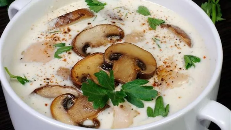 في دقائق قليلة .. طريقة تحضير شوربة الفطر