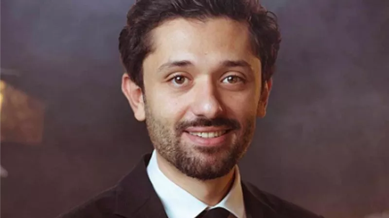 كريم عبد العزيز يعاد تقديم 