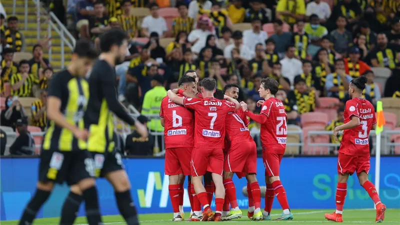 الوحدة يتقدم بهدف علي اتحاد جدة في الشوط الأول .. شاهد