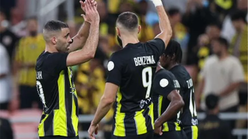 الاتحاد يفوز علي الوحدة بصعوبة في الدوري السعودي بهدفي حمدالله