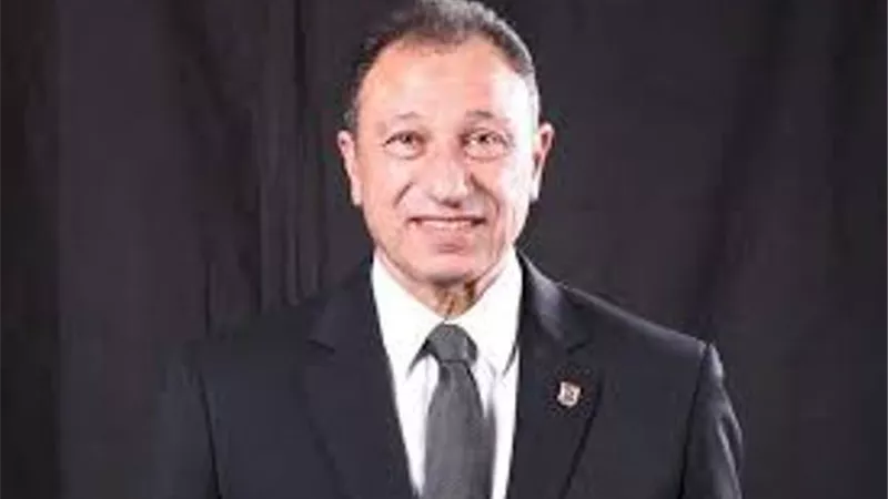 الخطيب يهنئ سيدات الطائرة بـكأس السوبر