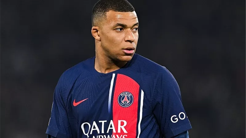 ريال مدريد يوجه صفعة مزدوجة لباريس سان جيرمان في صفقة مبابي