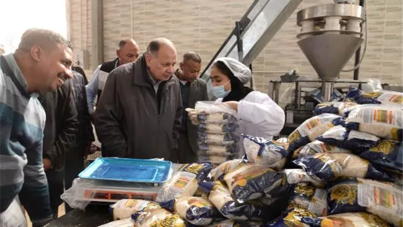 محافظ أسيوط يفتتح مشروع تعبئة المواد الغذائية بمجمع عرب العوامر