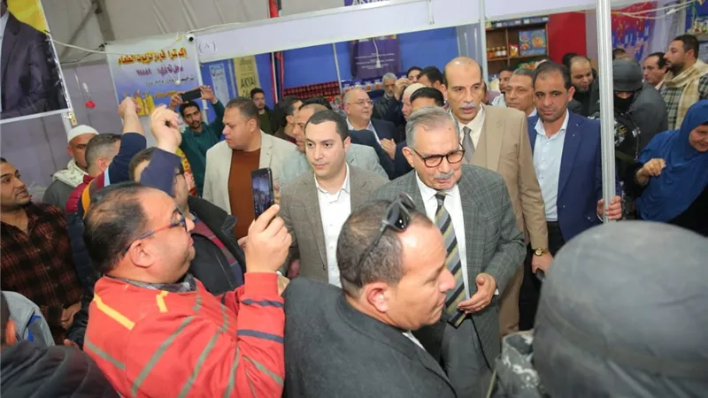 محافظ كفرالشيخ يفتتح معرض 