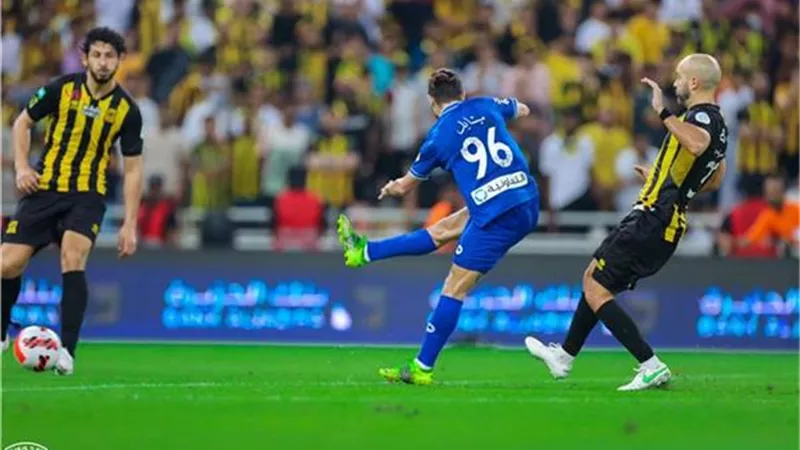 تقارير تكشف حكم كلاسيكو الهلال واتحاد جدة