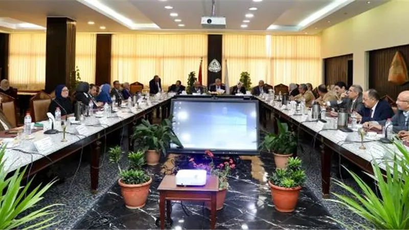 مجلس جامعة الزقازيق يهنئ الرئيس بمناسبة قرب رمضان