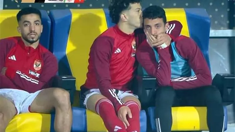 سر دموع طاهر محمد طاهر خلال مباراة الأهلي وبلدية المحلة فى الدورى