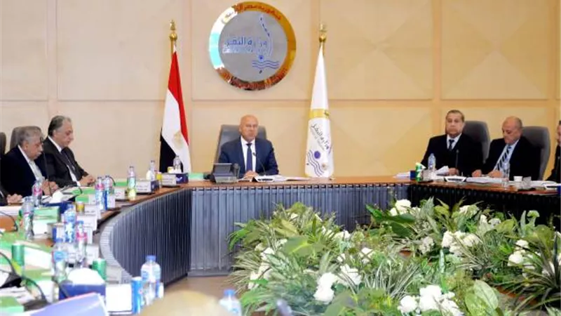 النقل: ضرورة التوسع لفتح مجالات عمل في افريقيا والدول العربية