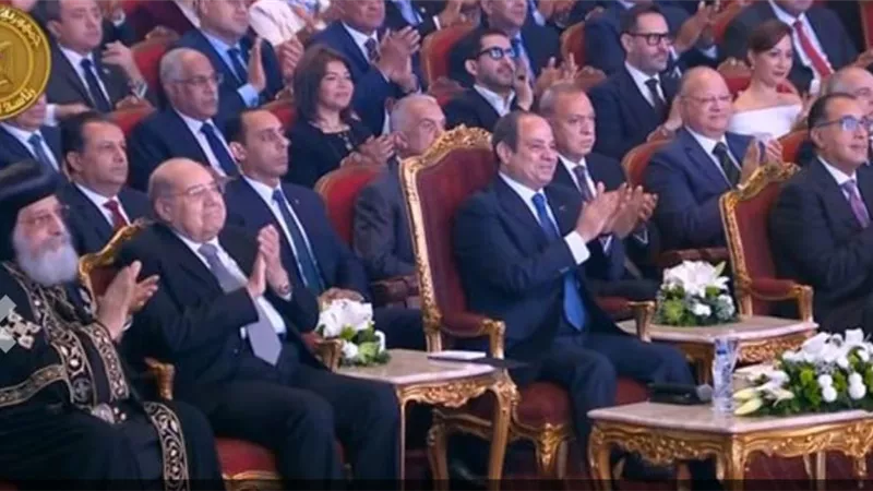 الرئيس السيسي يشاهد فيلما بعنوان رحلة إنجاز عن أبطال 