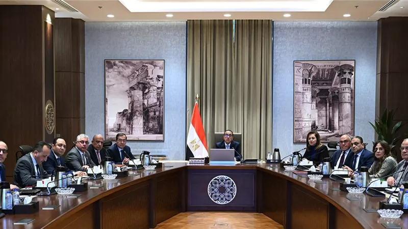 تفاصيل إنشاء مجمع صناعي متكامل لمنتجات الحديد والصلب المتطورة