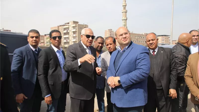 رصف وتوسعة طريق الطرفاية بطول ١.٨كم لتسهيل حركة المواطنين