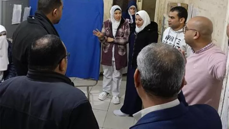 وكيل وزارة الصحة ينتقل علي الفور للمستشفي للإطمئنان علي المرضي