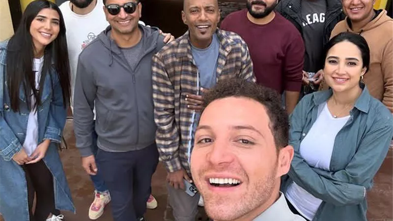 شاهد .. محمود حجازى يداعب متابعيه من كواليس 