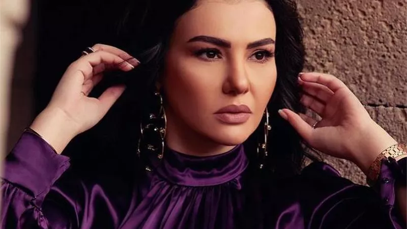 الفنانة دينا فؤاد
