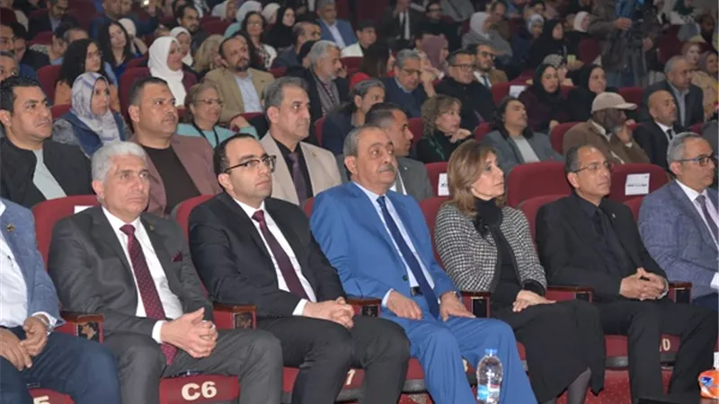 وزيرةالثقافةومحافظ الاسماعيلية يفتتحان مهرجان الاسماعيلية