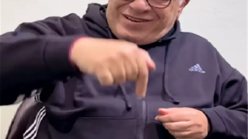 أبطال 