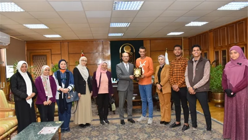 جامعة أسيوط تهنئ قسم الإعلام بكلية الآداب بمهرجان الشروق الدولي