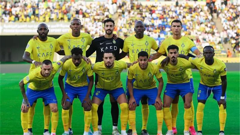 لويس كاسترو يعلن تشكيل النصر أمام الحزم بالدوري السعودي