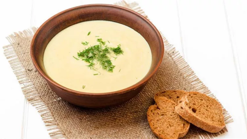 شوربة البطاطس والشوفان.. طبق جديد يضفي لمسة رائعة على سفرتك