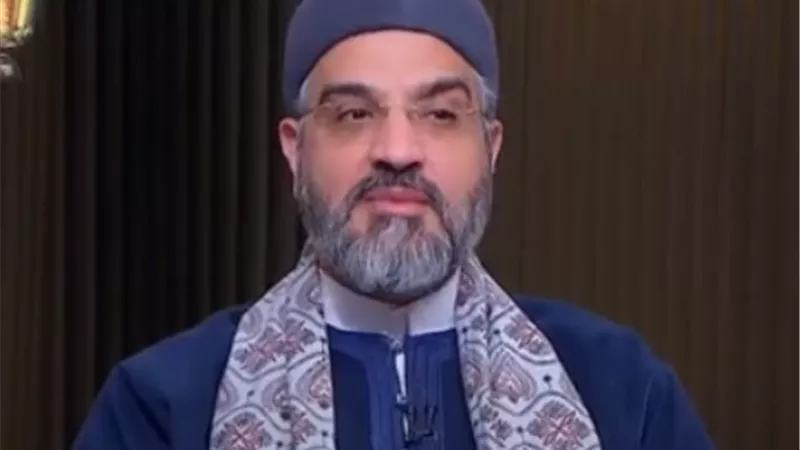 زوجى بيشك في وبيراقبنى؟.. وعمرو الورداني: حني عليه