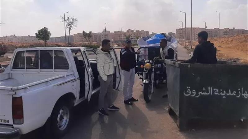 جهاز الشروق يشن حملة على المركبات المخالفة ويحرر 12 محضر.. صور