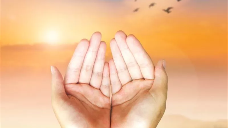 اللهم اجعلنا شاكرين لنعمك راضين بقضائك متلذذين بذكرك